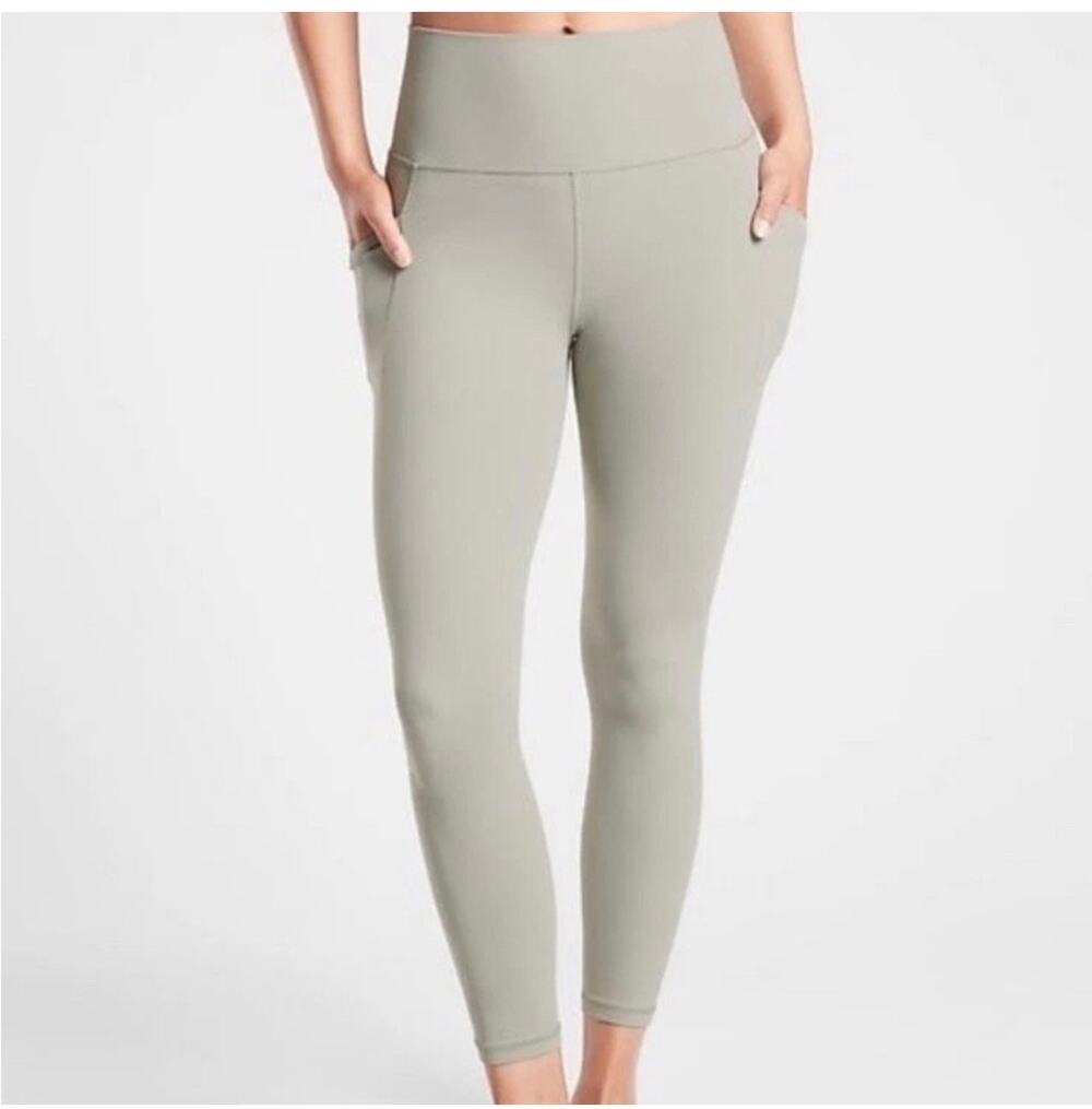 Athleta Leggings Womens Small Light Green Salutation 7/8 Stash Pocket Yoga Gym